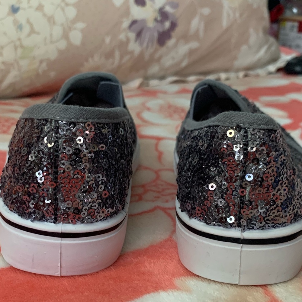 NIB ✨ Silver sequins sneakers - Picture 4 of 9